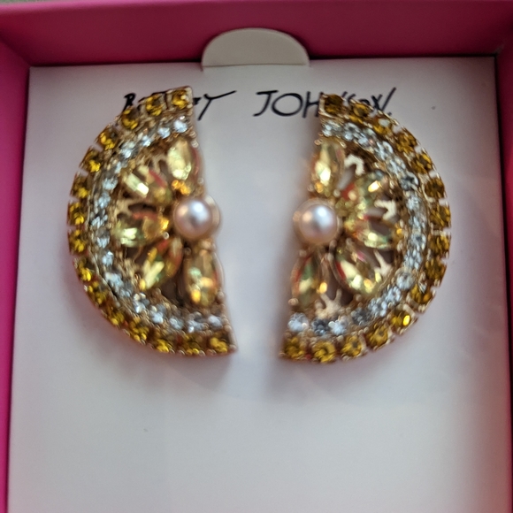 🆕NWT NIB Betsey Johnson lemon wedge rhinestone crystal and pearl earrings - Picture 9 of 10